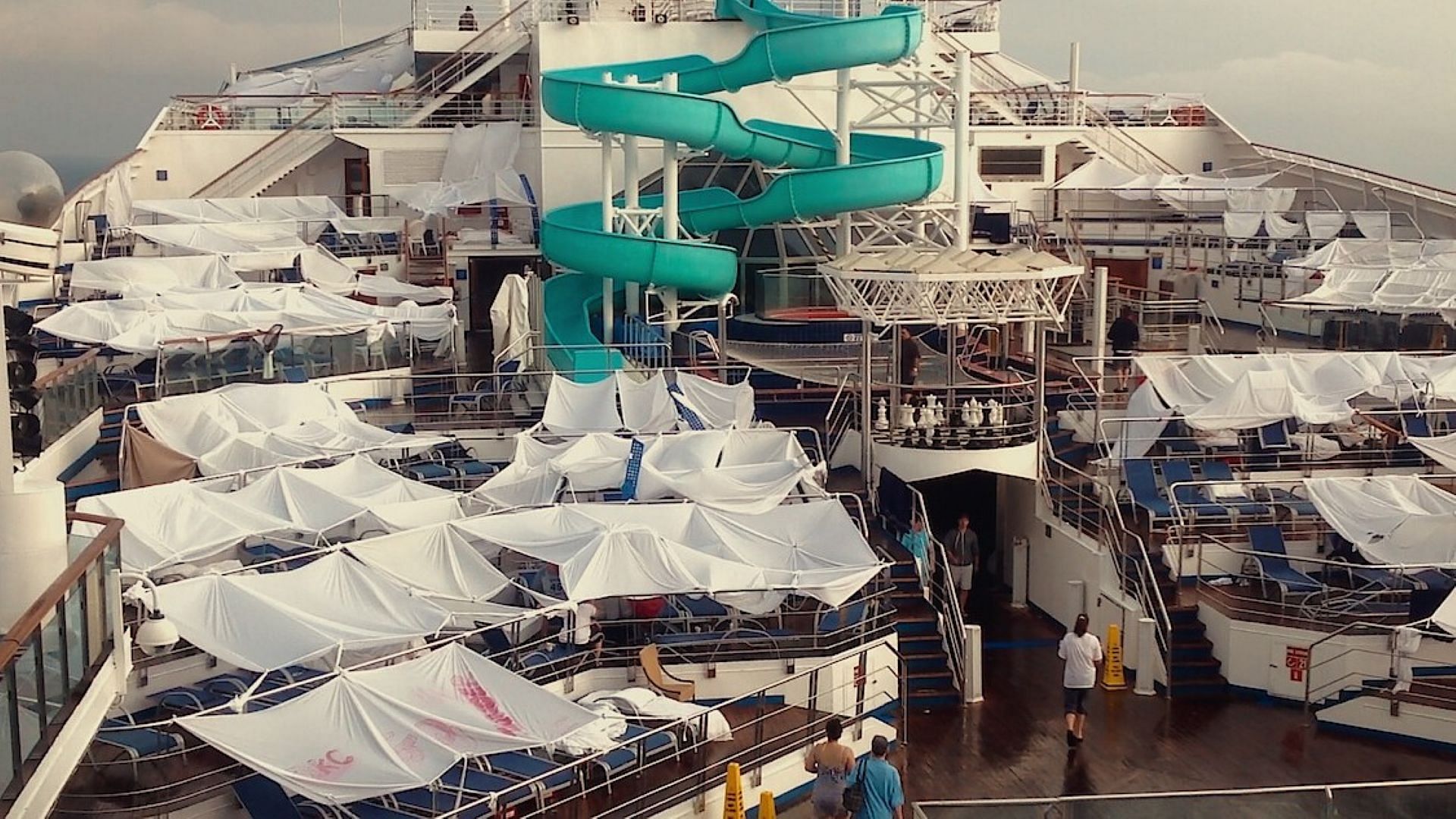 An image of the ship (image via Netflix)